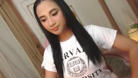 Snapshot of hugeasiancockandrea chatting on October 5, 5:31 pm drea online show from October 5, 5:31 pm