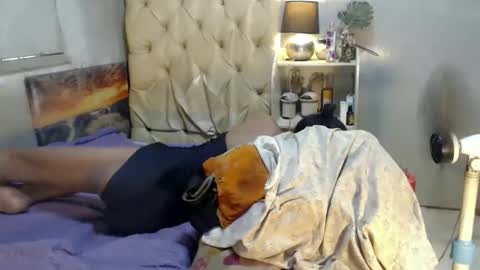 hugecock_caramel online show from May 11, 7:59 am