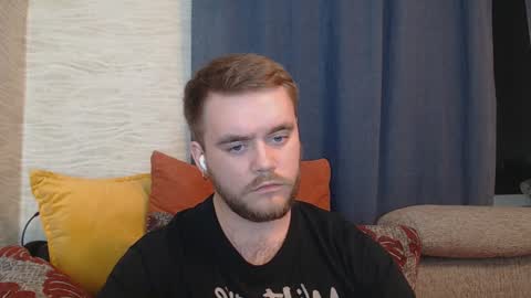 Hugo online show from December 8, 8:15 pm