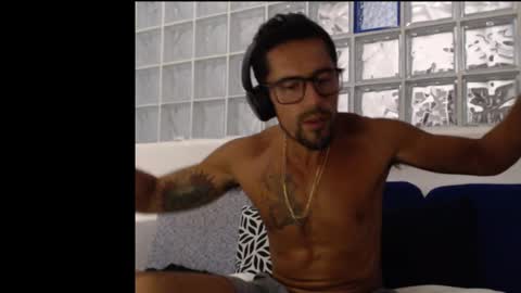 Colombian Milkman online show from February 13, 2:56 am