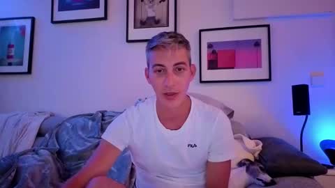 Snapshot of hugolandcam chatting on September 11, 8:21 pm Hugo online show from September 11, 8:21 pm