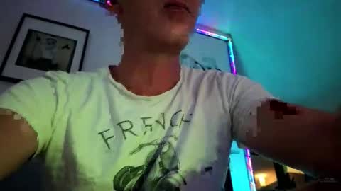 Snapshot of hugolandcam chatting on September 24, 9:43 pm Hugo online show from September 24, 9:43 pm