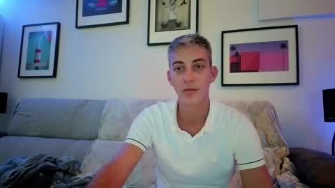 Snapshot of hugolandcam chatting on October 12, 8:43 pm Hugo online show from October 12, 8:43 pm