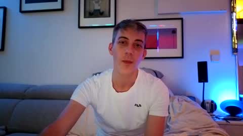 Snapshot of hugolandcam chatting on January 30, 9:04 pm Hugo online show from January 30, 9:04 pm