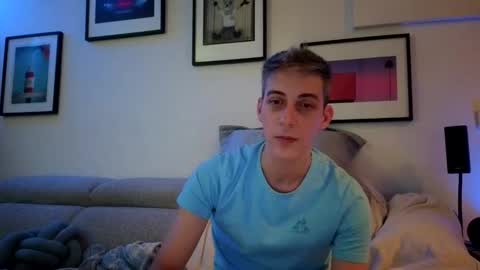 Snapshot of hugolandcam chatting on January 31, 9:05 pm Hugo online show from January 31, 9:05 pm