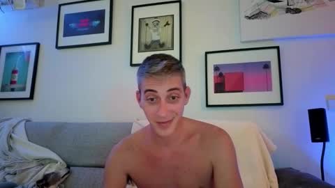 Snapshot of hugolandcam chatting on October 17, 9:19 pm Hugo online show from October 17, 9:19 pm