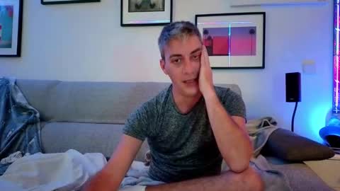 Snapshot of hugolandcam chatting on October 19, 9:41 pm Hugo online show from October 19, 9:41 pm