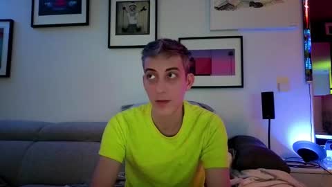 Snapshot of hugolandcam chatting on February 2, 9:02 pm Hugo online show from February 2, 9:02 pm