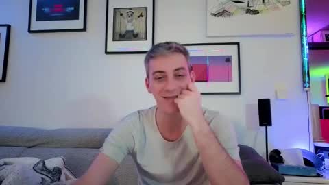 Snapshot of hugolandcam chatting on March 9, 12:00 am Hugo online show from March 9, 12:00 am