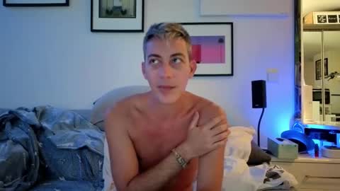 Snapshot of hugolandcam chatting on September 16, 2:09 pm Hugo online show from September 16, 2:09 pm