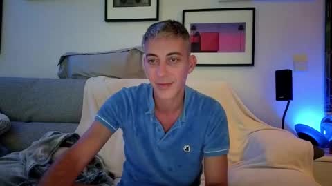 Snapshot of hugolandcam chatting on September 29, 10:20 pm Hugo online show from September 29, 10:20 pm