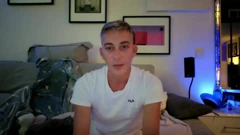 Snapshot of hugolandcam chatting on September 27, 10:18 pm Hugo online show from September 27, 10:18 pm