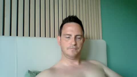 hugosir123 online show from May 15, 10:56 am
