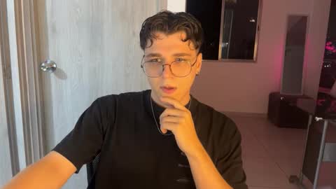 Snapshot of hun_damer chatting on October 12, 1:31 am hun_damer online show from October 12, 1:31 am