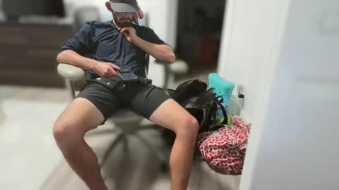 hungbistud916 online show from December 5, 6:01 am