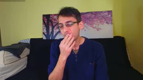 Snapshot of hungeddy chatting on October 20, 6:35 pm Eddy online show from October 20, 6:35 pm
