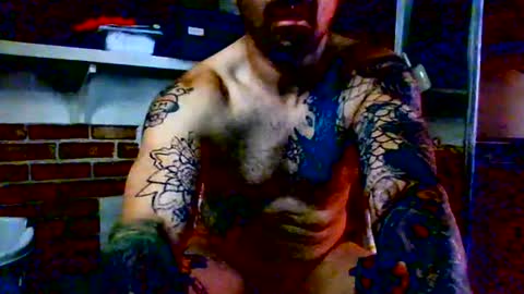 hungherowithoutacape online show from August 4, 11:17 am
