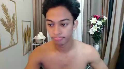 hunk_edward online show from May 15, 8:01 am