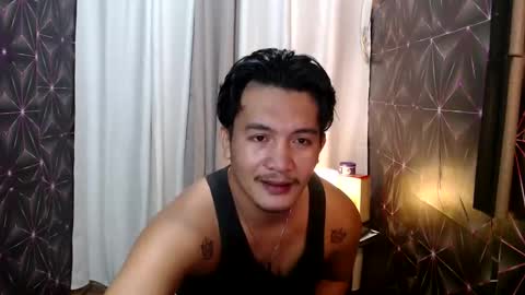 hunkylloyd online show from December 31, 1:15 am