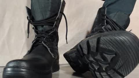  I AM NOT A DIRECTOR I AM THE BOSS            KINGDADDYSIRSTR8ALPHAMASTER online show from March 5, 1:20 pm