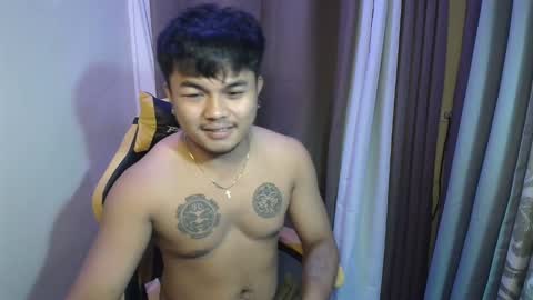 hunkyzeus online show from May 4, 5:08 pm