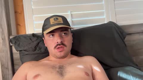 Snapshot of hunterbentleyy chatting on September 29, 10:42 pm Hunter online show from September 29, 10:42 pm