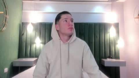 hunterheat_ online show from November 18, 12:19 pm