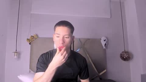 hunterheat_ online show from October 23, 11:55 am