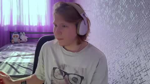 hurtqqq online show from May 7, 2:46 pm