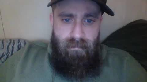 huskygengar22 online show from April 13, 9:52 pm