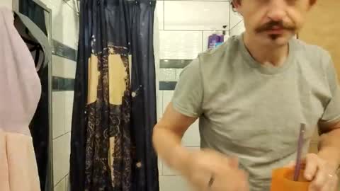 hydrakinglaser online show from April 13, 11:47 am