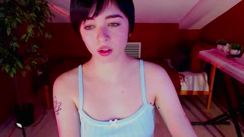 Snapshot of hypequeen_ chatting on September 23, 8:59 pm Julia online show from September 23, 8:59 pm