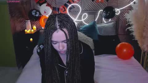 Snapshot of hypequeen_ chatting on October 19, 9:41 pm Julia online show from October 19, 9:41 pm