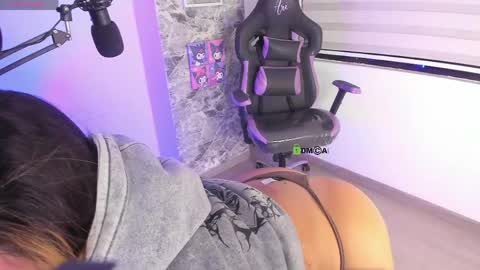 Ari online show from March 22, 2:04 am