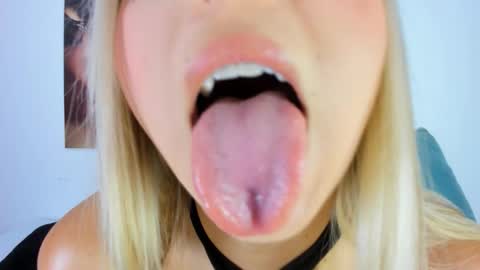 The Dolls online show from December 16, 8:48 pm