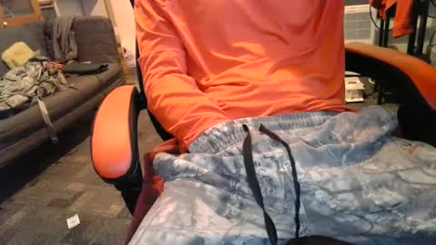 Snapshot of i_am_only_human chatting on February 8, 4:36 pm lucifer online show from February 8, 4:36 pm