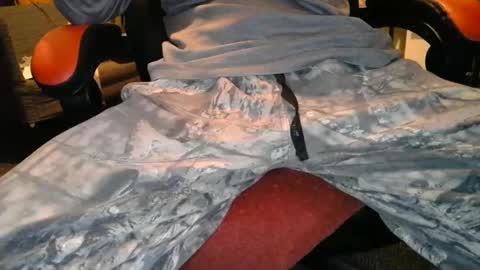 Snapshot of i_am_only_human chatting on February 6, 10:43 pm lucifer online show from February 6, 10:43 pm