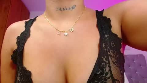 Snapshot of iam_salomex chatting on September 29, 8:57 am Salo online show from September 29, 8:57 am
