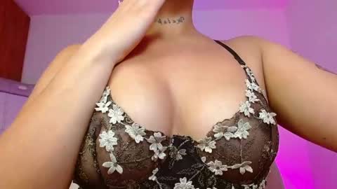 Snapshot of iam_salomex chatting on March 10, 8:39 am Salo online show from March 10, 8:39 am