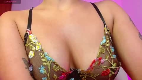 Snapshot of iam_salomex chatting on March 7, 9:18 am Salo online show from March 7, 9:18 am