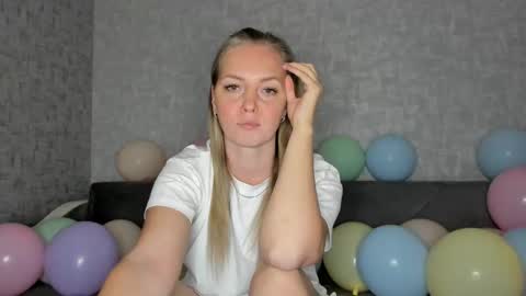 Snapshot of iam_venus chatting on October 2, 2:27 pm Venus online show from October 2, 2:27 pm