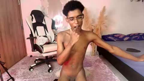 iamandrey_ online show from July 17, 1:18 am
