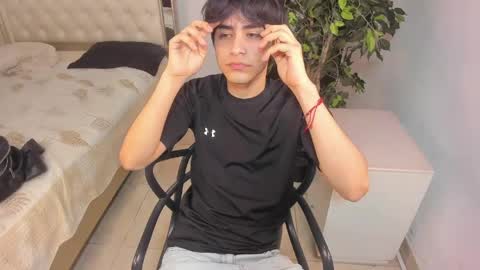 iamjuanjoc online show from May 6, 3:56 am