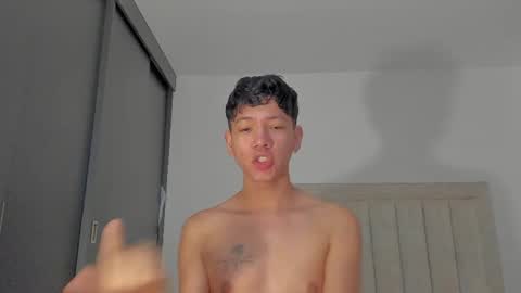 Juliiiiian online show from May 7, 11:39 am