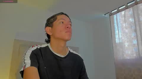 Snapshot of iamjulian_ chatting on September 9, 12:38 pm Juliiiiian online show from September 9, 12:38 pm