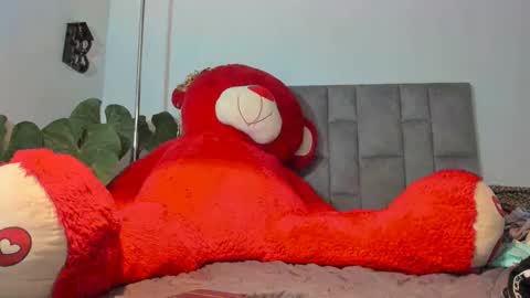 iammaik online show from February 26, 9:44 am