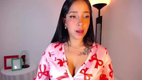 Camila online show from December 2, 3:27 am