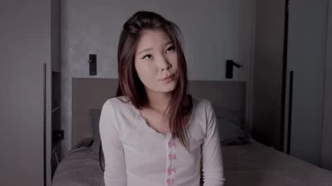Snapshot of iamyuki_ chatting on October 5, 2:42 am iamyuki_ online show from October 5, 2:42 am