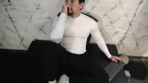 Ian Davis online show from September 24, 12:12 pm