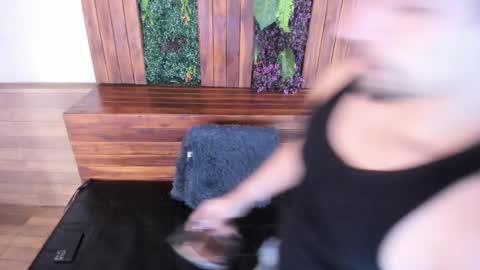 Ian Davis online show from September 20, 12:08 pm